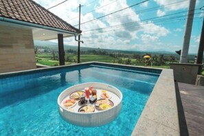 Outdoor pool - Bhuana Agung Villa and Restaurant Jatiluwih (Bali)