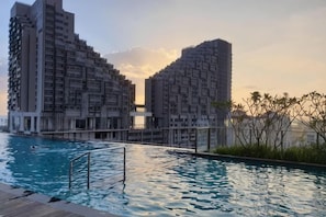 Unclassified image, 4 of 6, button - Imperio Melaka by Iconique (Melaka)