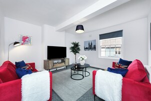 Apartment, 3 Bedrooms | Living area