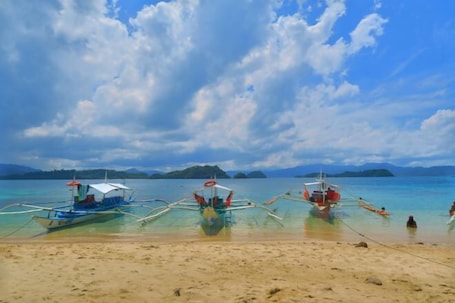 Beach. Tentstar Eco Resort