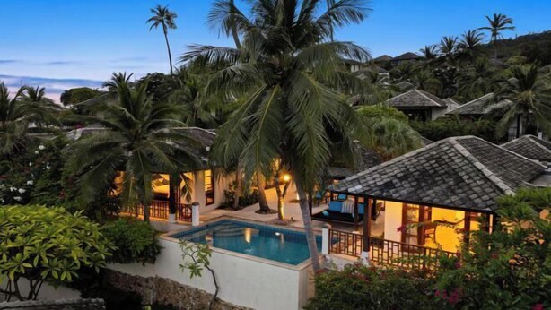 A resort with a swimming pool, palm trees, and traditional-style buildings. - Aqua Vista 28: 3BR Thai Style Villa (Koh Samui)