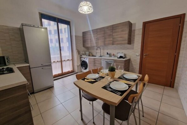 Cribs/infant beds - GarbantSuite Apartment In Rome (Rome)