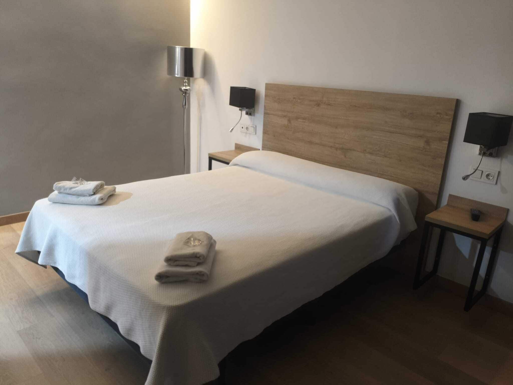 Habitación doble Confort | Escritorio, espacio para trabajar con laptop y wifi gratis 