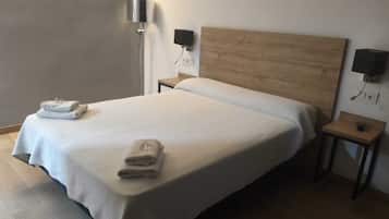 Comfort-Doppelzimmer | Schreibtisch, laptopgeeigneter Arbeitsplatz, kostenloses WLAN