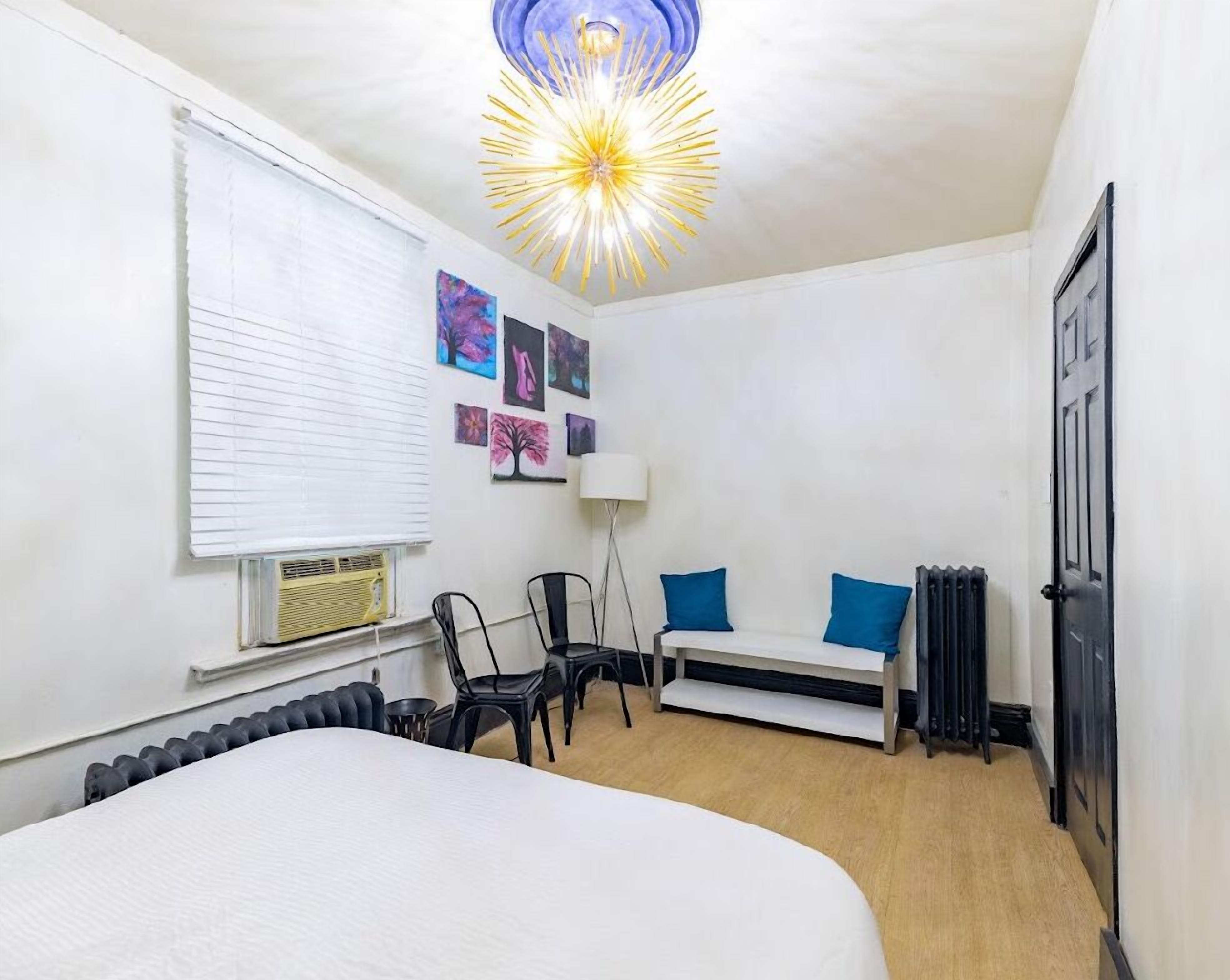 5 habitaciones, tabla de planchar con plancha y wifi 