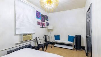 5 bedrooms, iron/ironing board, WiFi