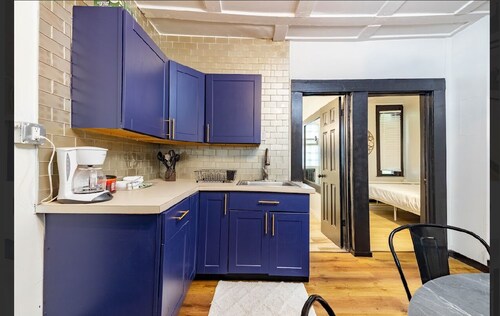 The Black Bottom Barbershop House – Historic 5BR