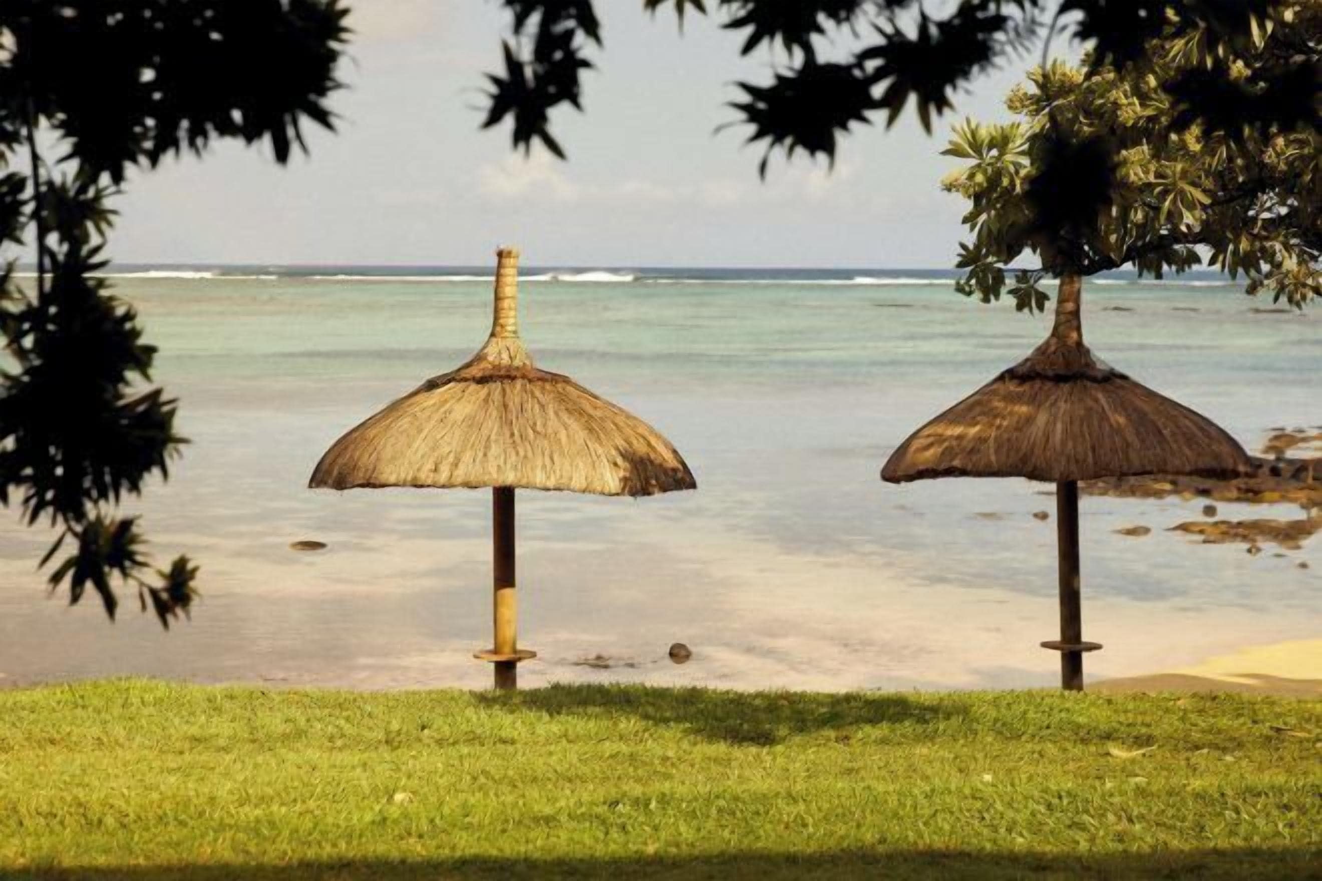 Snorkelling, beach volleyball