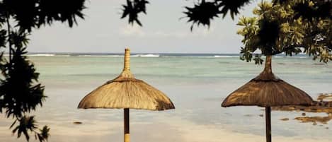 Snorkelling, beach volleyball