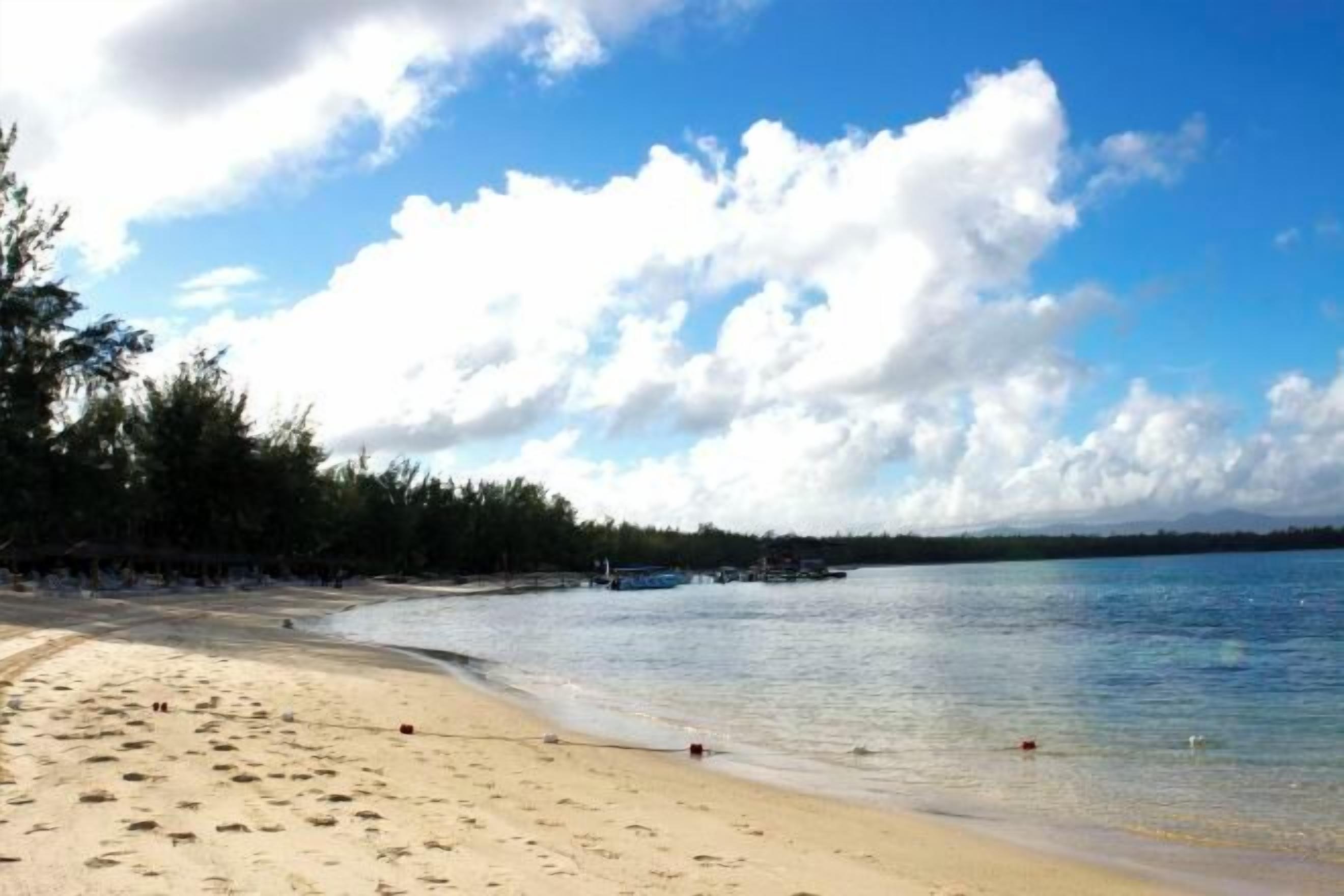 Snorkeling, beach volleyball