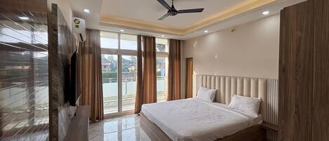 Deluxe Double Room, Balcony, Garden View | Free WiFi