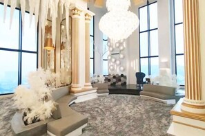 المنشأة من الداخل