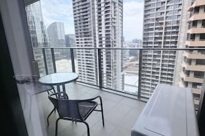 Room - A Chic 2BR Apt Across from Southern Cross Station (Melbourne)