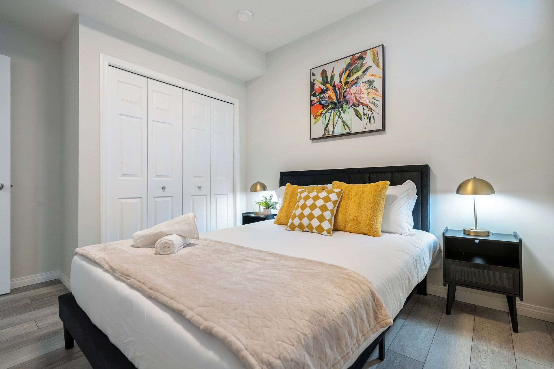 2 slaapkamers, een strijkplank/strijkijzer, reisbedje, wifi