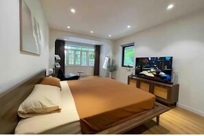 Unclassified image, 4 of 17, button - OH Trendy homes Hoan Kiem LTK Bancony City view (Hanoi)