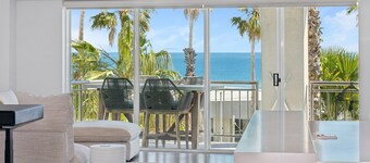 Apartment R202 - resort style relaxation!