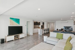 Televisio, työhuone