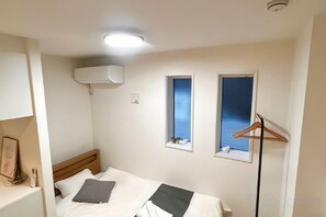 Unclassified image, 5 of 15, button - Arai 1chome (Tokyo)