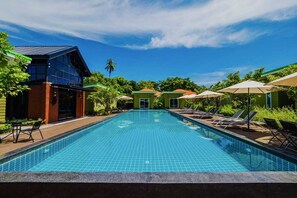 Free WiFi - Sky hip resort jomtean pattaya (Pattaya)