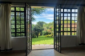 Unclassified image, 4 of 56, button - Nakuru Bamboo Hut Guest house (Nakuru)