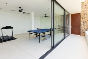 غرفة الألعاب