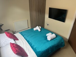 Comfort Triple Room | Iron/ironing board, free WiFi