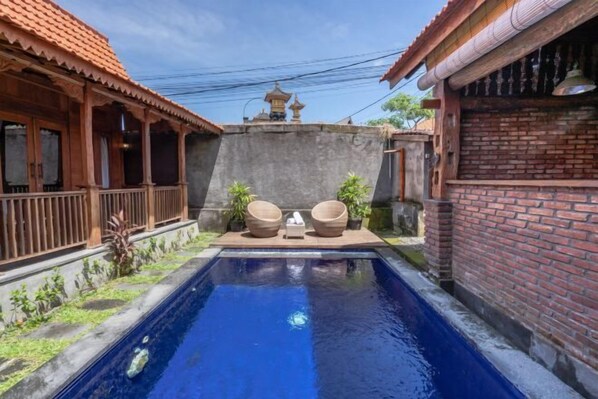 Outdoor pool - The Lavana Magdalas Joglo Villa Canggu (Bali)