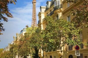 Exterior - Cozy Stay Near The Eiffel Tower (Paris)