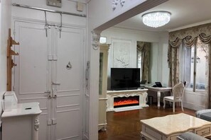 Interior - Cozy Stay Near The Eiffel Tower (Paris)