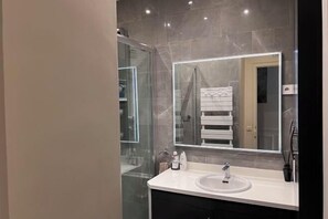 Bathroom - Cozy Stay Near The Eiffel Tower (Paris)