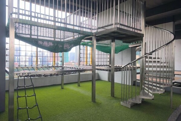 Interior - 8Pax/Green View next to KL118 ChinaTown & Train (Kuala Lumpur)