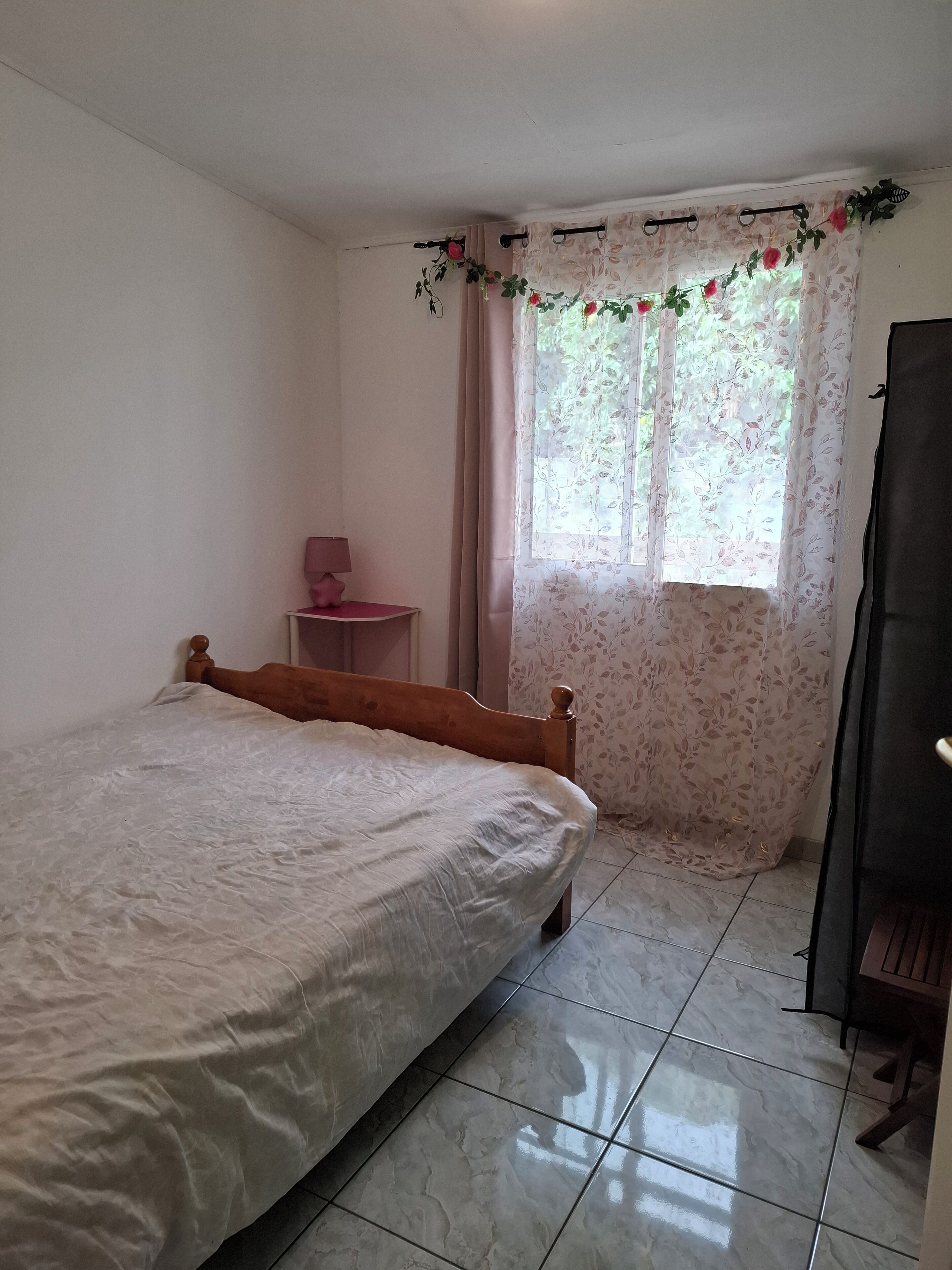 1 間睡房、熨斗/熨衫板、上網、床單