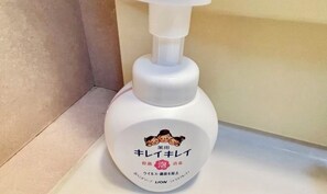 Bathroom amenities - YMK Oshiage 4B (Tokyo)