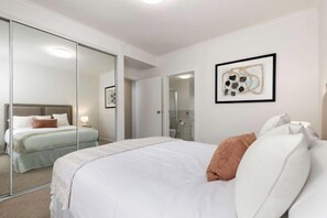 Room - Sol Sands: Oceanfront Balcony Henley Beach (Henley Beach)