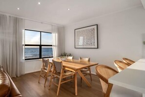 Room - Sol Sands: Oceanfront Balcony Henley Beach (Henley Beach)