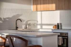 Room - Sol Sands: Oceanfront Balcony Henley Beach (Henley Beach)