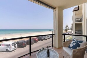 Room - Sol Sands: Oceanfront Balcony Henley Beach (Henley Beach)