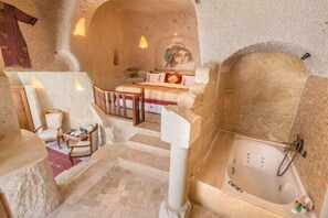 Cribs/infant beds - Cappadocia Gamirasu Cave Hotel (Ayvali)