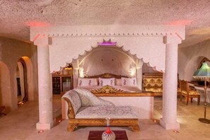 Cots/infant beds - Cappadocia Gamirasu Cave Hotel (Ayvali)