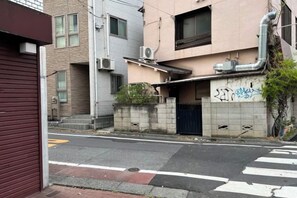 Exterior - Sparrow Color · Fangnan (Tokyo)