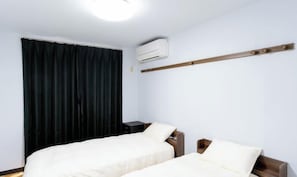Room - Sparrow Color · Fangnan (Tokyo)