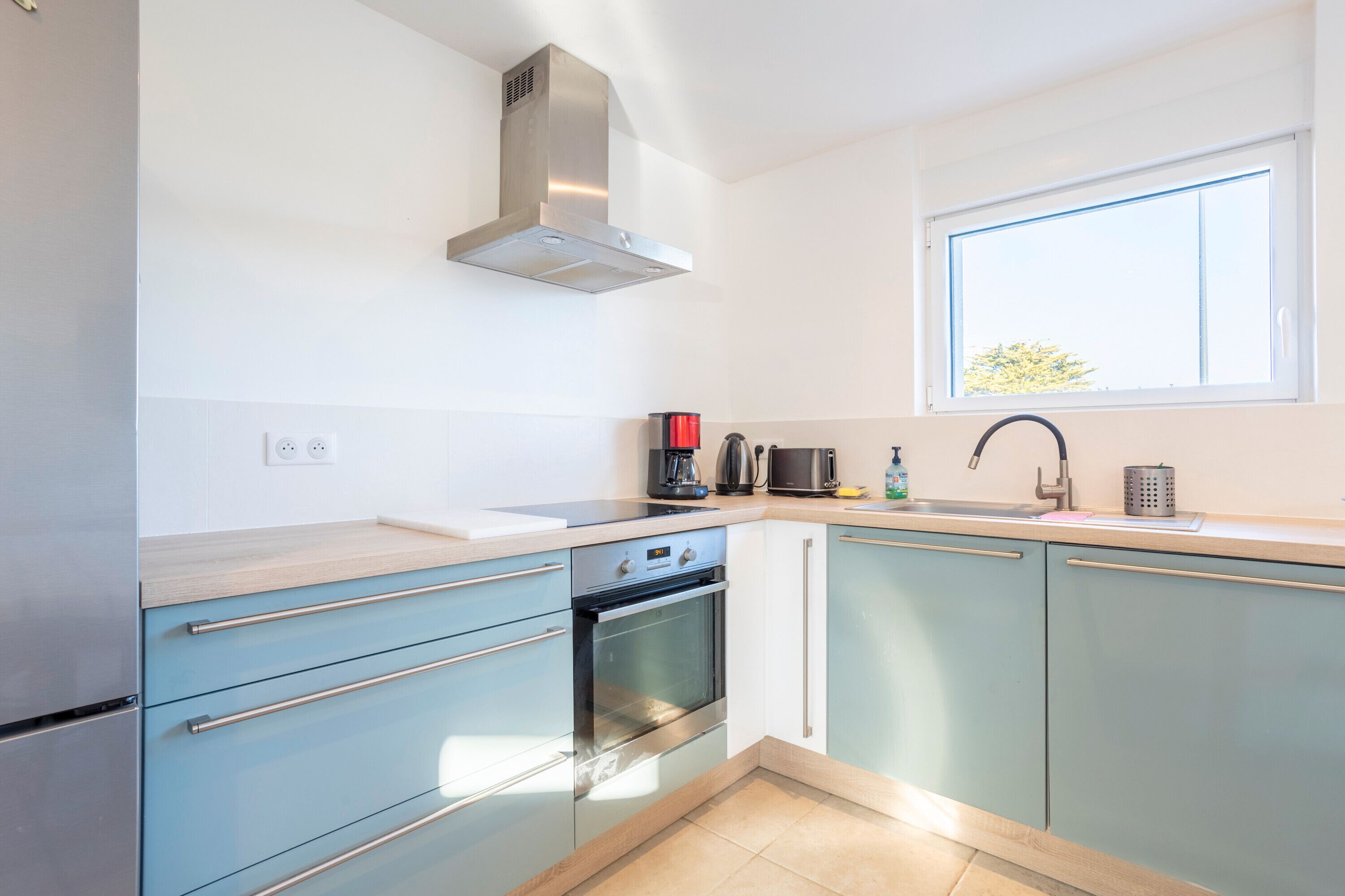 冰箱、微波炉、烤箱、炉灶