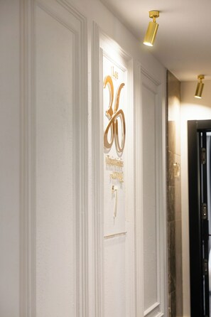 Hallway - LOS 36 BY GRUPO CCOMMO (Murcia)