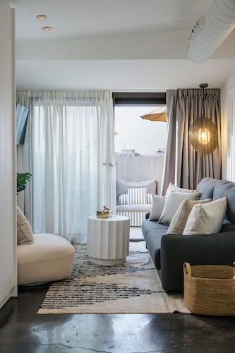 LOS 36 BY GRUPO CCOMMO