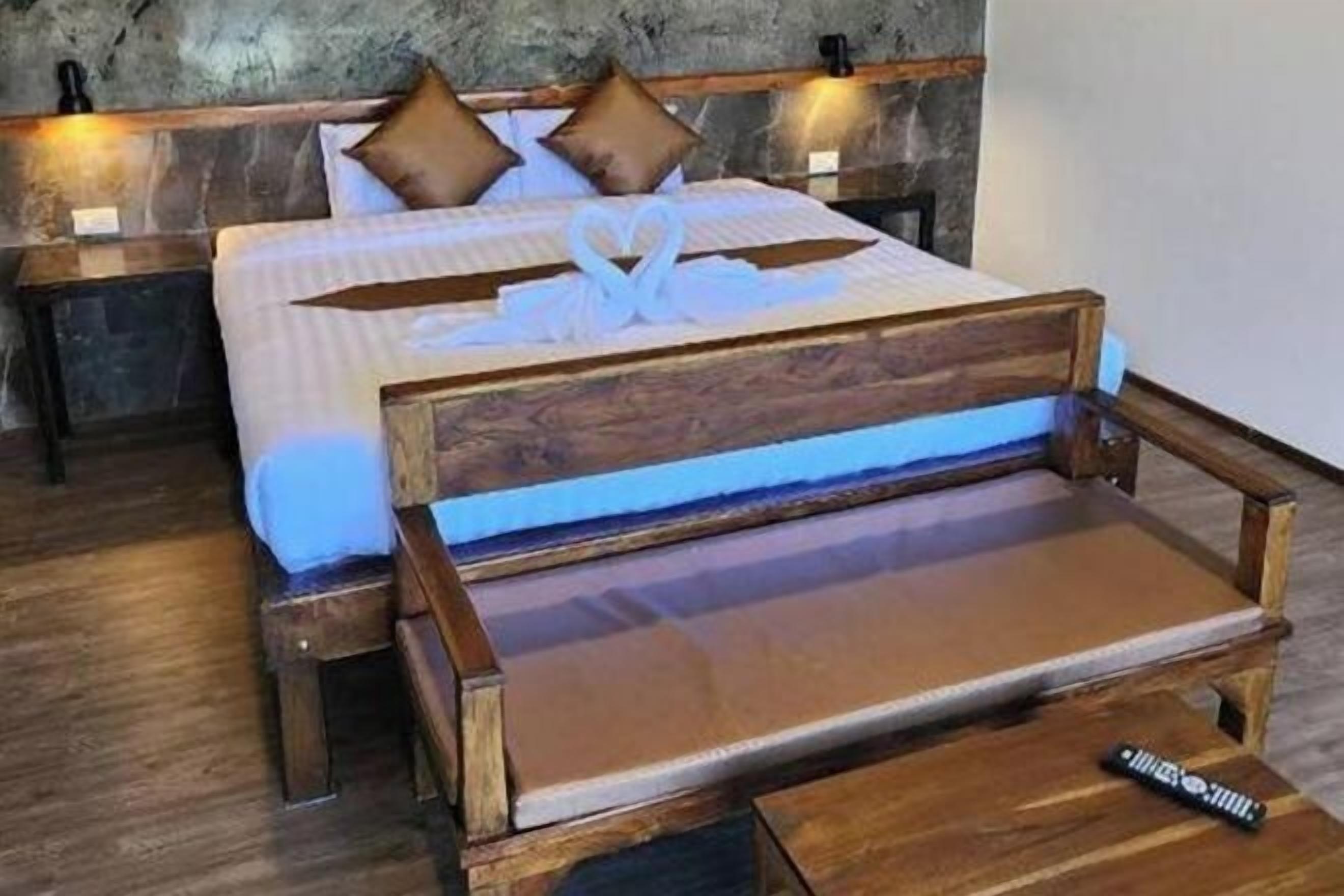 Escritorio, wifi gratis y ropa de cama 