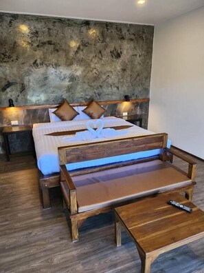 高級客房, 露台, 泳池景 | 免費 Wi-Fi