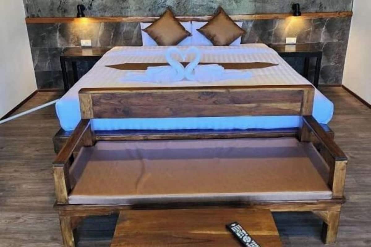 Escritorio, wifi gratis y ropa de cama