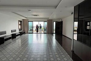 Interior - Luxe Paradise Premium Hotel Truc Bach (Hanoi)