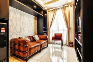 Living area - Mansion One Georgetown Penang (Northeast Penang Island)