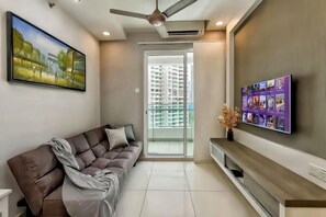 Living area - Mansion One Georgetown Penang (Northeast Penang Island)